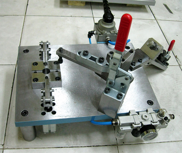 裝配定位夾治具